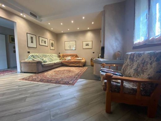 Villa Calenzano, Firenze ilçesinde