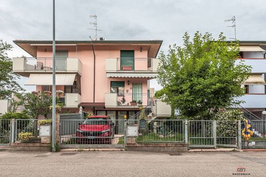 Villa en Cervia, Rávena