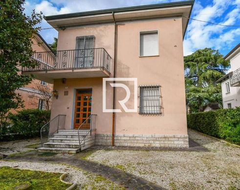 Villa in Cesena, Provincia di Forlì-Cesena
