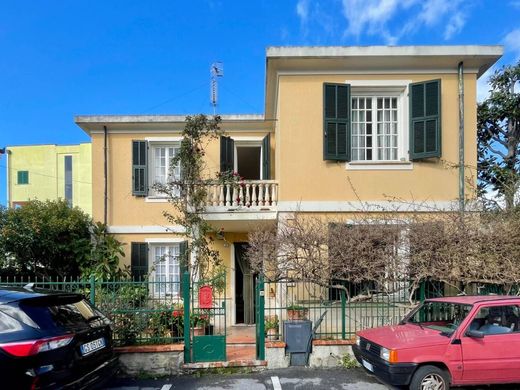 Villa in Borgio, Provincia di Savona