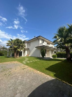 Villa à Pietrasanta, Lucques
