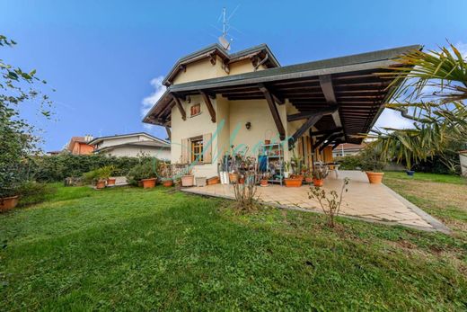 Villa - Cassina de' Pecchi, Milão