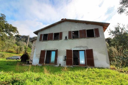 ‏בתי כפר ב  Castagneto Carducci, Provincia di Livorno