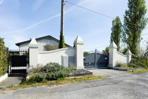 Willa w Granarolo dell'Emilia e Viadagola, Bologna