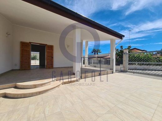 Villa in Bisceglie, Provincia di Barletta - Andria - Trani