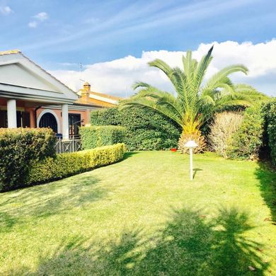 Villa in Rome, Latium