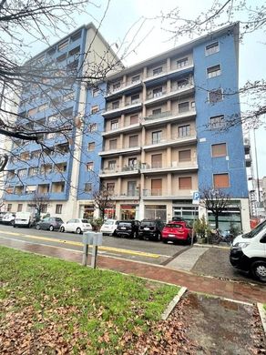 Apartment / Etagenwohnung in Pavia, Provincia di Pavia