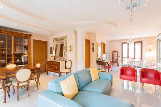 Villa in Besana in Brianza, Province of Monza and Brianza