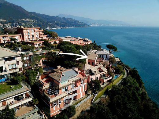 Лэйнхаус, Arenzano, Provincia di Genova