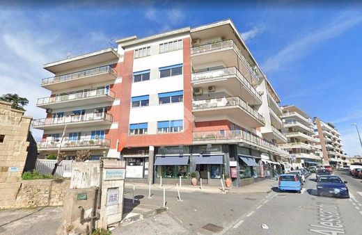 Apartment / Etagenwohnung in Neapel, Kampanien