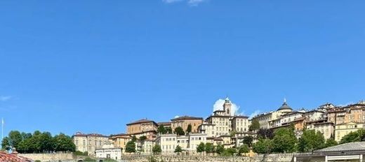 Appartement à Bergame, Provincia di Bergamo