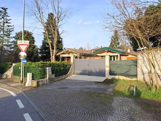 Villa a Briosco, Monza e Brianza