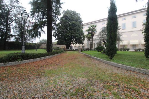 Villa a Marcallo con Casone, Milano