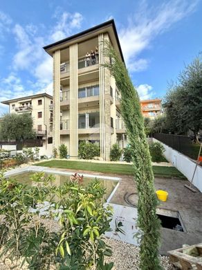 Appartamento a Torri del Benaco, Verona