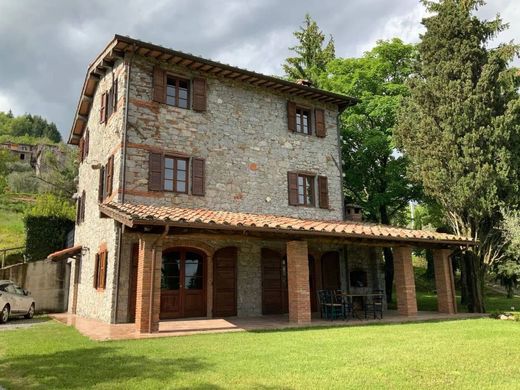 Villa - Pescaglia, Provincia di Lucca