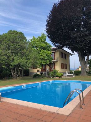 Villa in Cocquio-Trevisago, Provincia di Varese