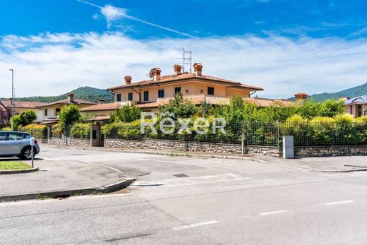 Villa in Concesio, Provincia di Brescia