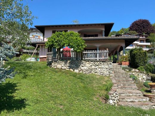 Villa a San Fermo della Battaglia, Como