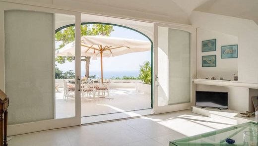 Appartamento a Capri, Napoli