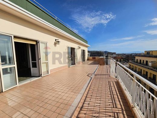 Penthouse Salerno, Salerno ilçesinde
