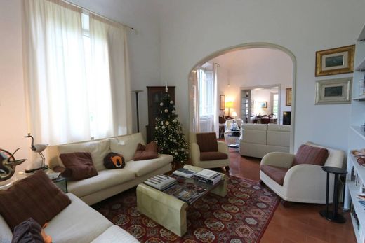 Villa Pisa, Pisa ilçesinde