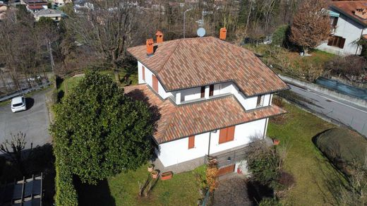 Villa in Parè, Provincia di Como