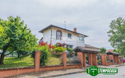 Villa a Vermezzo, Milano
