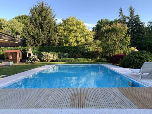 Villa à Besana in Brianza, Provincia di Monza e della Brianza