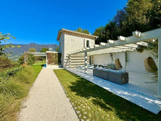 Villa a Sale Marasino, Brescia