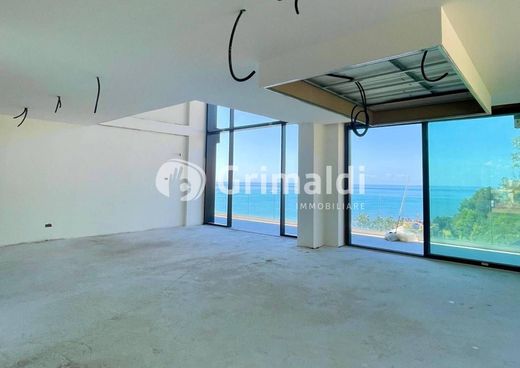 Attico a Salerno, Campania