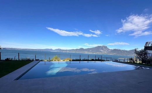 Piso / Apartamento en Torri del Benaco, Provincia di Verona