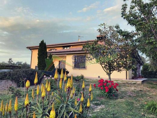 Villa en Mosciano Sant'Angelo, Provincia di Teramo