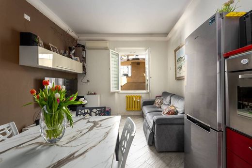 Apartment / Etagenwohnung in Rom, Latium