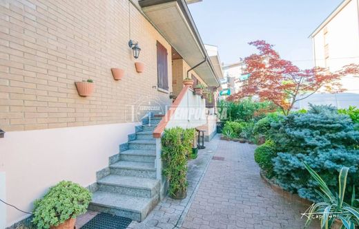 联排别墅  Modena, 摩德纳省