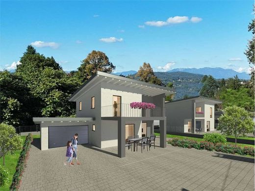 ‏וילה ב  Castelletto Sopra Ticino, Provincia di Novara