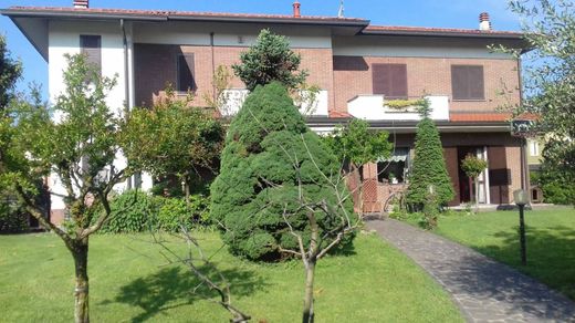 Villa in Muggiò, Provincia di Monza e della Brianza