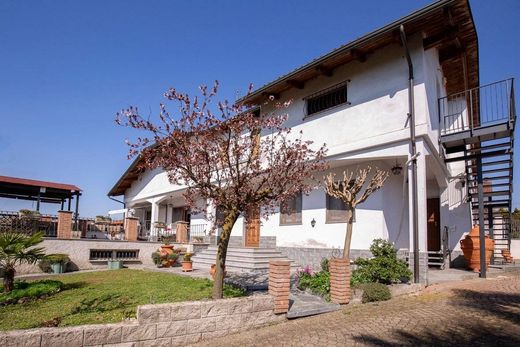 Villa in Cambiano, Turin