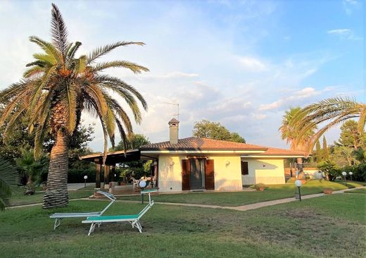 Villa in Sabaudia, Provincia di Latina