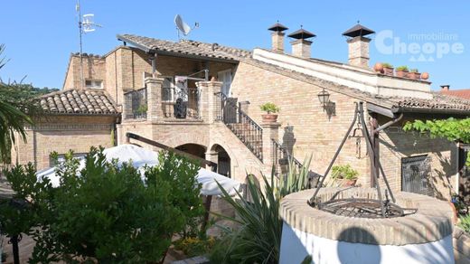 Villa in Chieti, Provincia di Chieti