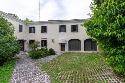 Villa Sacile, Pordenone ilçesinde