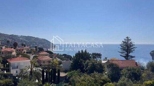 Ospedaletti, Provincia di Imperiaのヴィラ