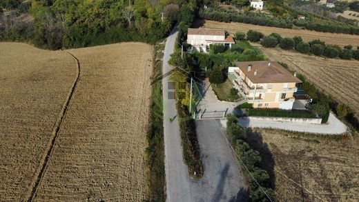 Villa a Porto San Giorgio, Fermo