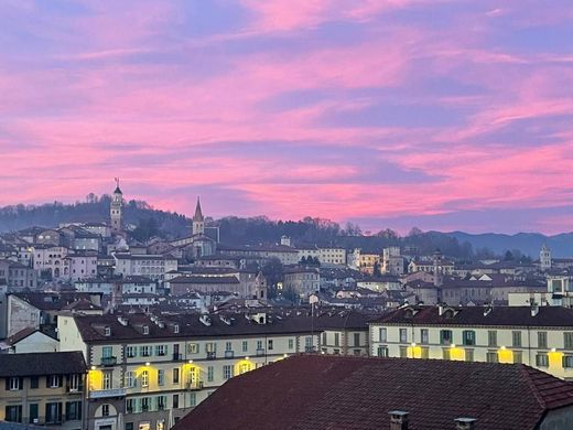 阁楼  Saluzzo, 库内奥省