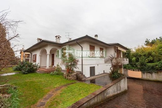 Villa - Rezzato, Provincia di Brescia