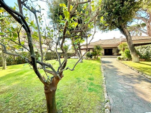 Villa a Fiumicino, Roma