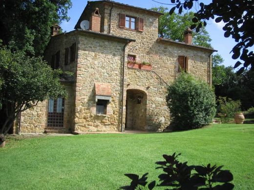Villa in Lucignano, Province of Arezzo
