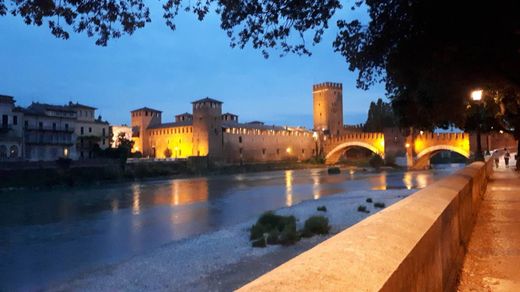 Appartement in Verona, Provincia di Verona