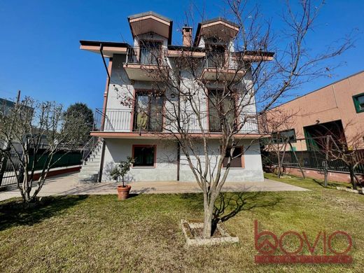 Villa en San Mauro Torinese, Turín