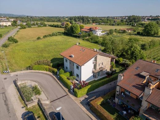 Villa - Pescantina, Provincia di Verona
