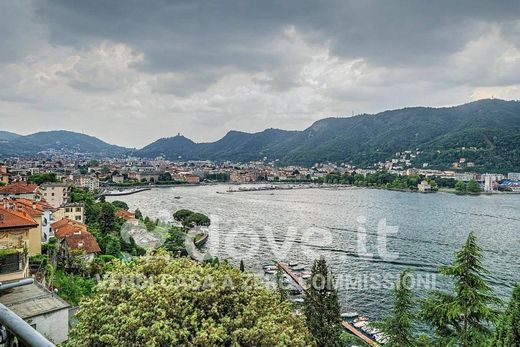 Appartamento a Como, Lombardia